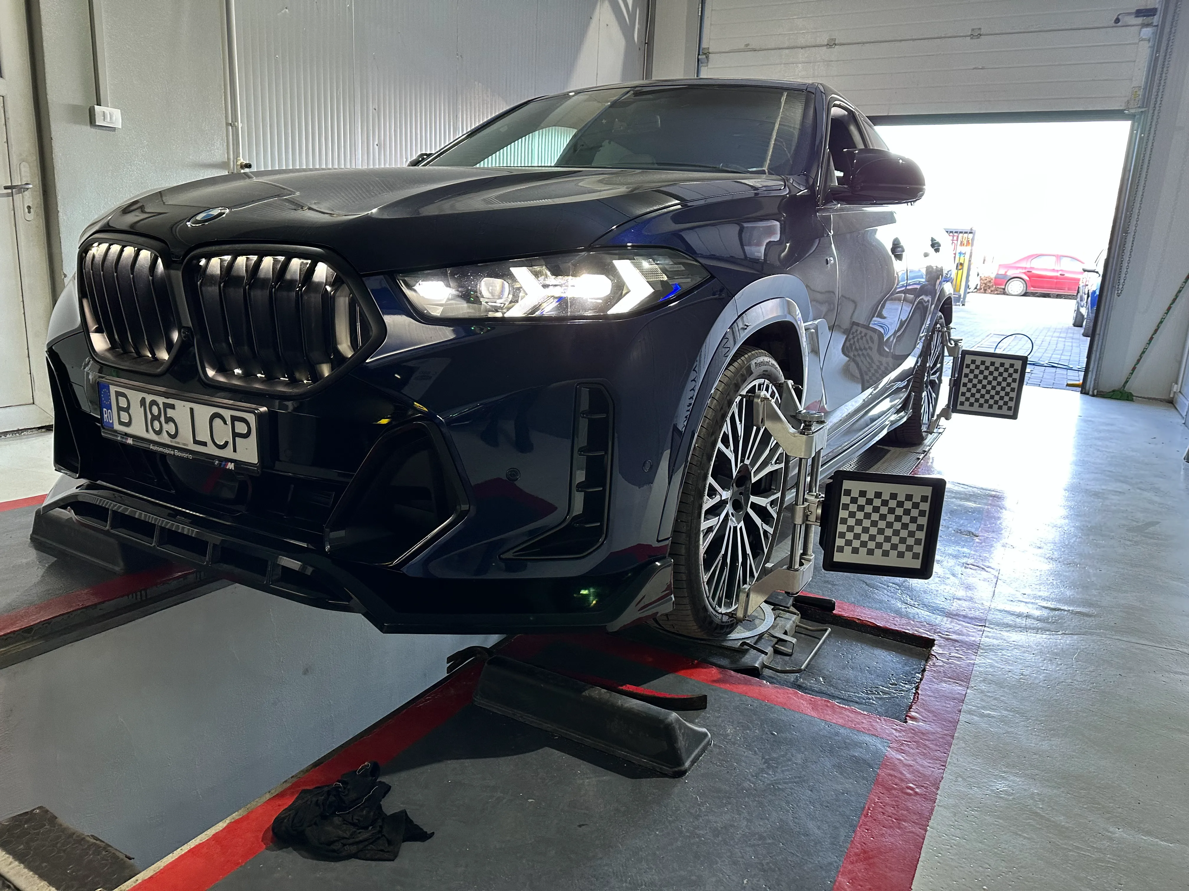 Calibrare laser 3D suspensie pentru mașini de lux