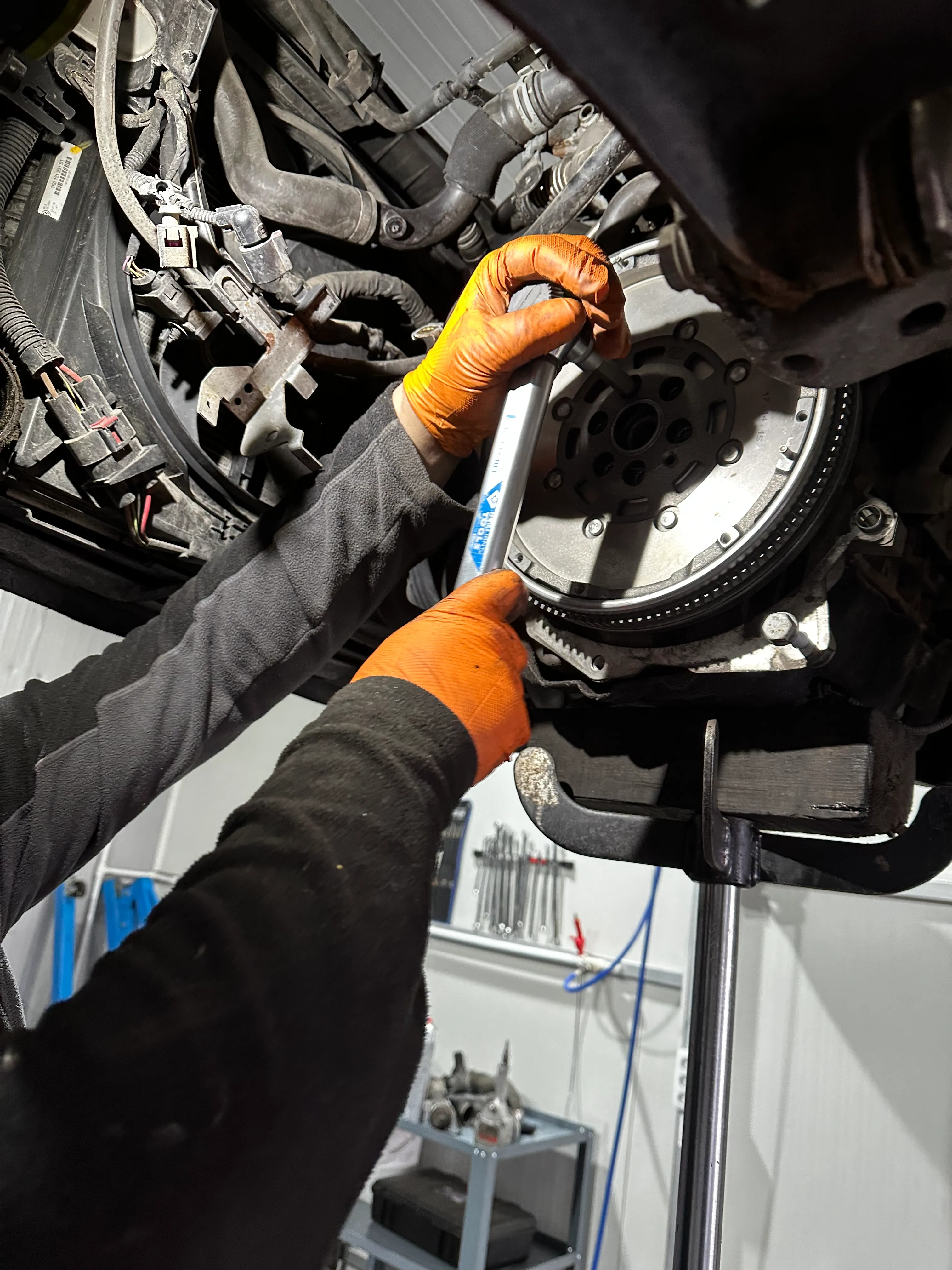 Mecanic reparatie suspensie auto