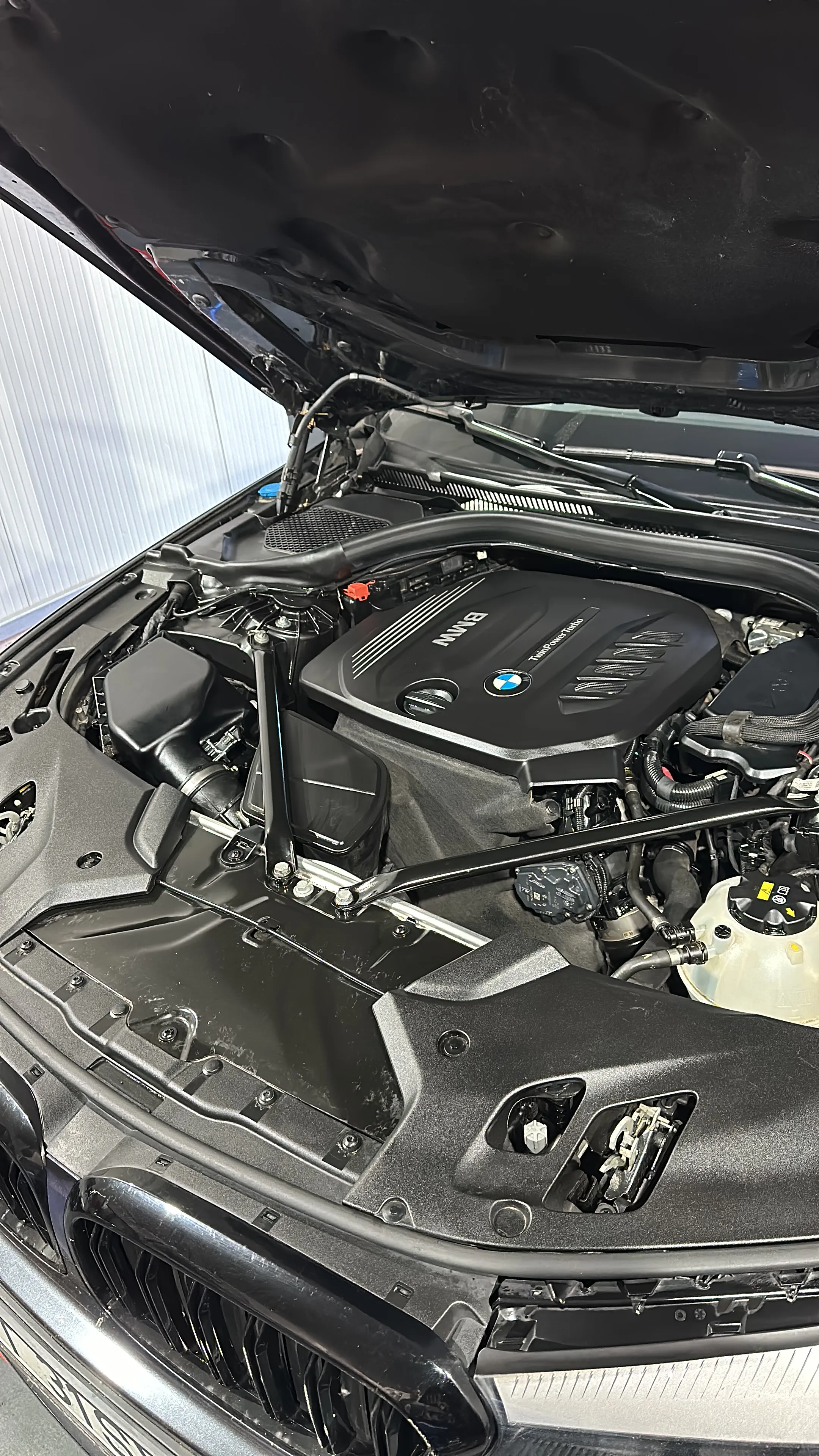 Atelier mecanic auto curat si modern